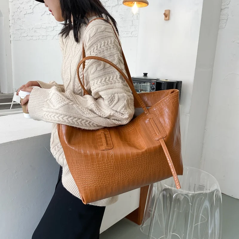 Fashionable Large Capacity Ladies Tote Bag Crocodile Pattern British Style Soft PU Leather Single Shoulder Bag for Young Women