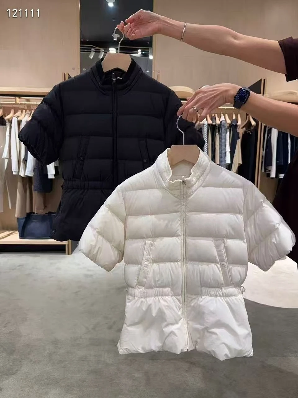2026 Women Golf White Duck Down Jacket Short Sleeve Stand Collar Warm Slim Fit Sports Baseball Style Winter Coat