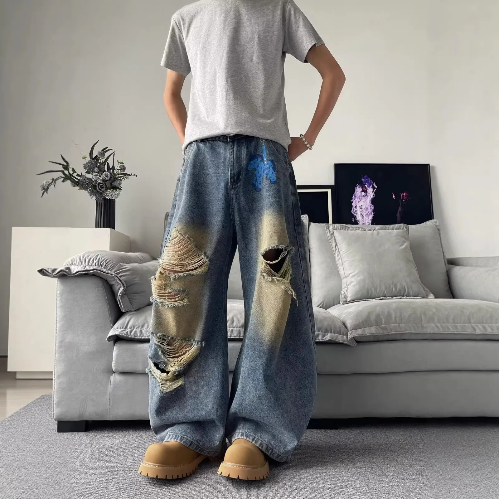 

2026 American Retro Cartoon Jeans Men's and Women's Loose Yellow Mud Color Old Ripped Casual Scimitar Wide-leg Trousers