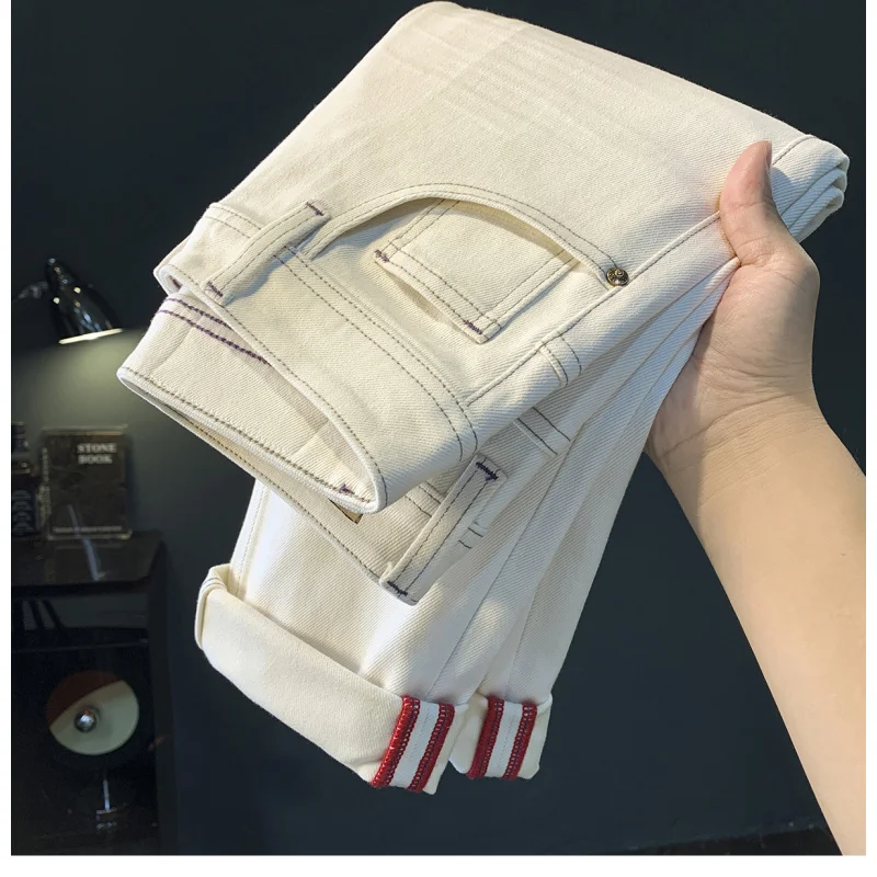 

Белые джинсы мужские, осенний стиль 2025 года, конические маленькие прямые эластичные элитные модные мужские повседневные брюки