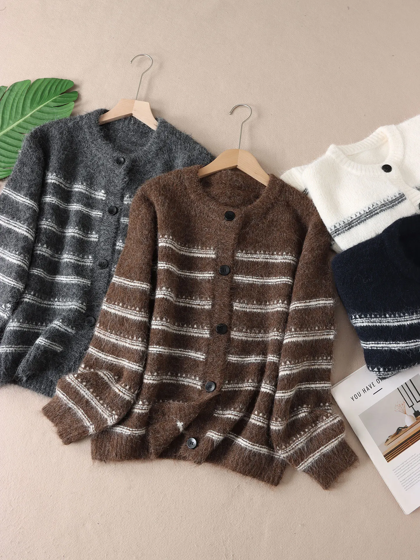 

Retro High-End Striped Knitted Sweater Coat Women's Autumn Winter Lazy Soft Warm Open Cardigan 490g WA96 Comfortable Commute...