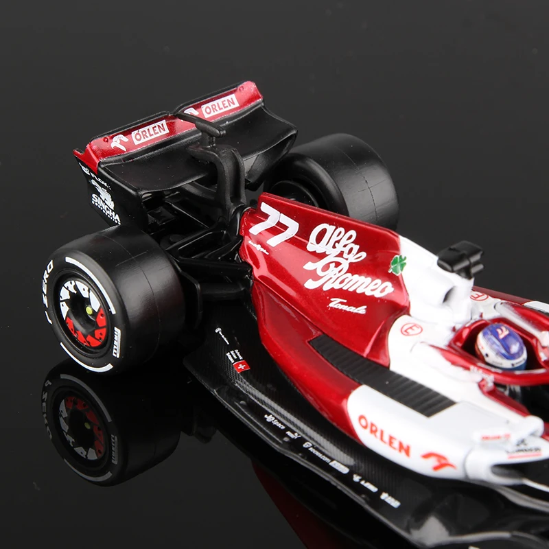 Bburago 1:43 Alfa Romeo F1 Team Orlen C42 #77 Bottas 2022 Racing 24# Guanyu Formula One Alloy Car Model Toy Die Cast Voiture