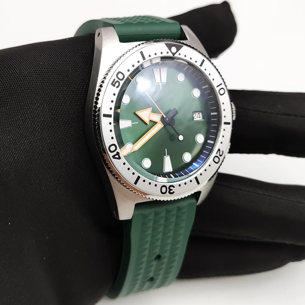 Luxury 38mm automatic men\'s mechanical AR blue film sapphire watch NH35 calibre green rubber strap