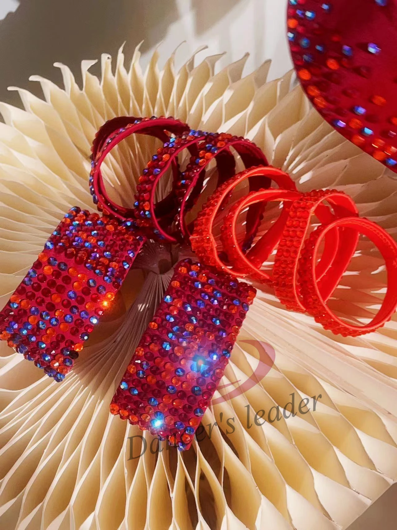 Robe de danse latine haut de gamme personnalisée nouvel an autocollant rouge Super multi-diamant Samba Tango femme adulte scène vêtements professionnels