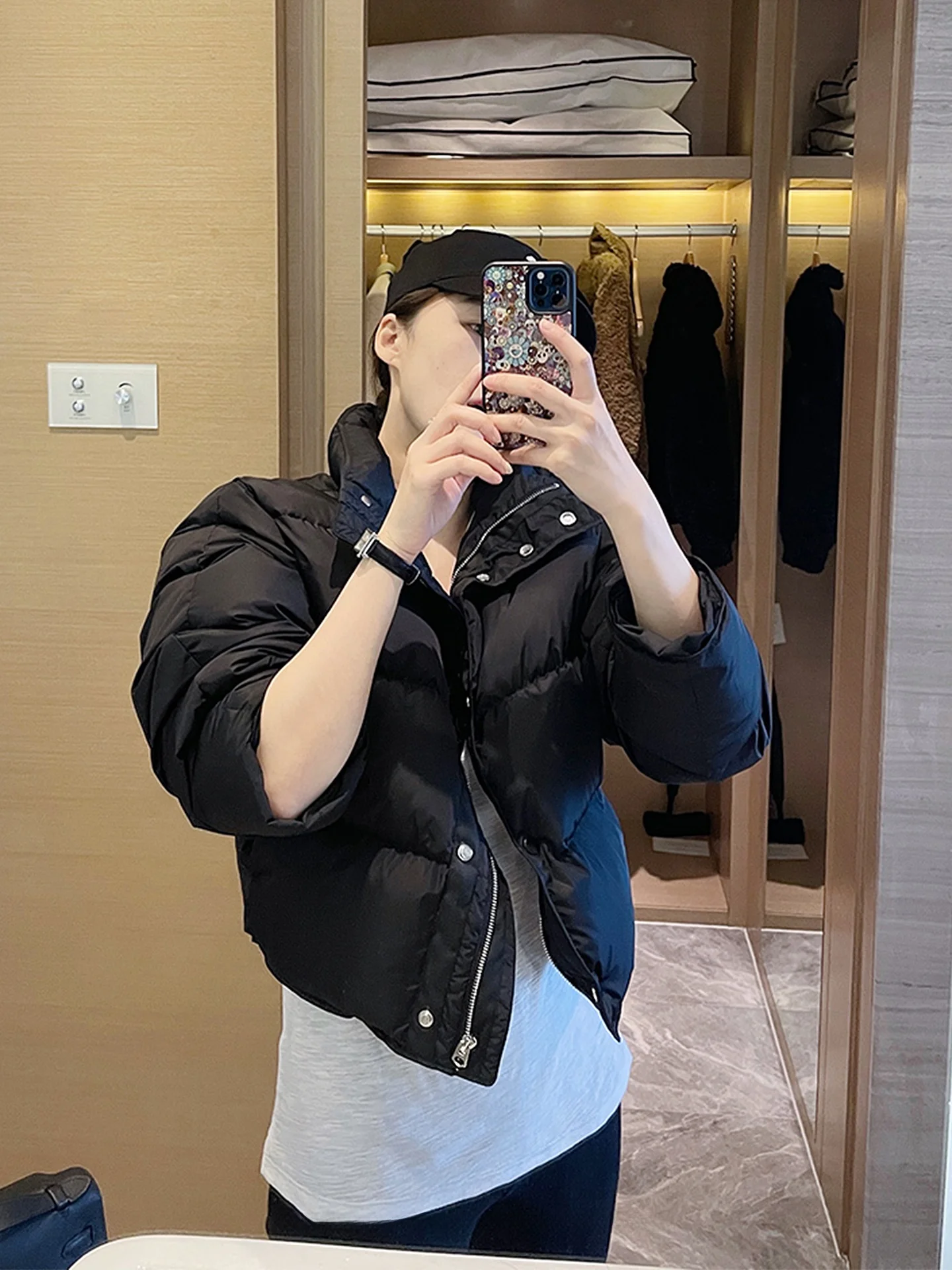 

Зимняя женская куртка-пуховик 2024 в корейском стиле, с воротником-стойкой, теплая, с застежкой-молнией, дизайн «пуховик»