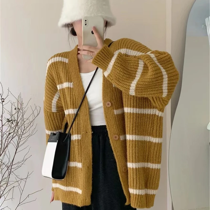 السيدات Thiened V-Ne محبوك سترة معطف شريط نمط الخريف الشتاء ملابس خارجية عادية Sle العلامة التجارية الصينية طويلة Sve
