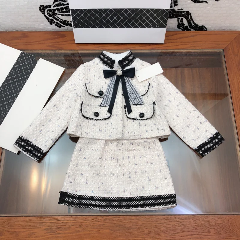 In Stock Girls' Outfit New Style Big Kids Autumn Winter Fashionable Jacket Vest Dress Trendy Skirt Set