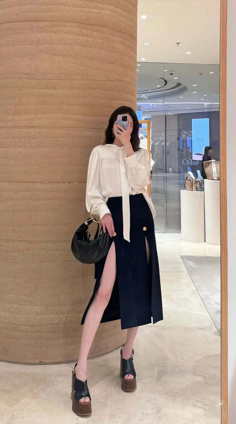 

Light luxury style women's half skirt, fashionable and elegant temperament, waist cinching and slimming double slit long skirt