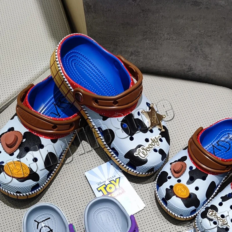 

Disney Hole Sandals Slippers Toy Story Woody Sandals Kawaii Eva Anime Home Beach Shoes Summer Slippers Kids Birthday Gifts