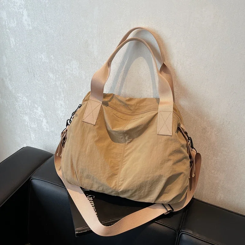 

Нейлоновая сумка большой вместимости 2024, высококачественная сумка на плечо, однотонная молния, популярная повседневная сумка через плечо, мягкая простая дорожная сумка