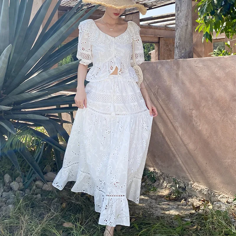 Frühling und Sommer Y2k Rock Xiaoxiangfeng Weiblicher Anzug Eine Promi Französischer Stil Urlaubsstil Stickerei Tops Rock Temperament