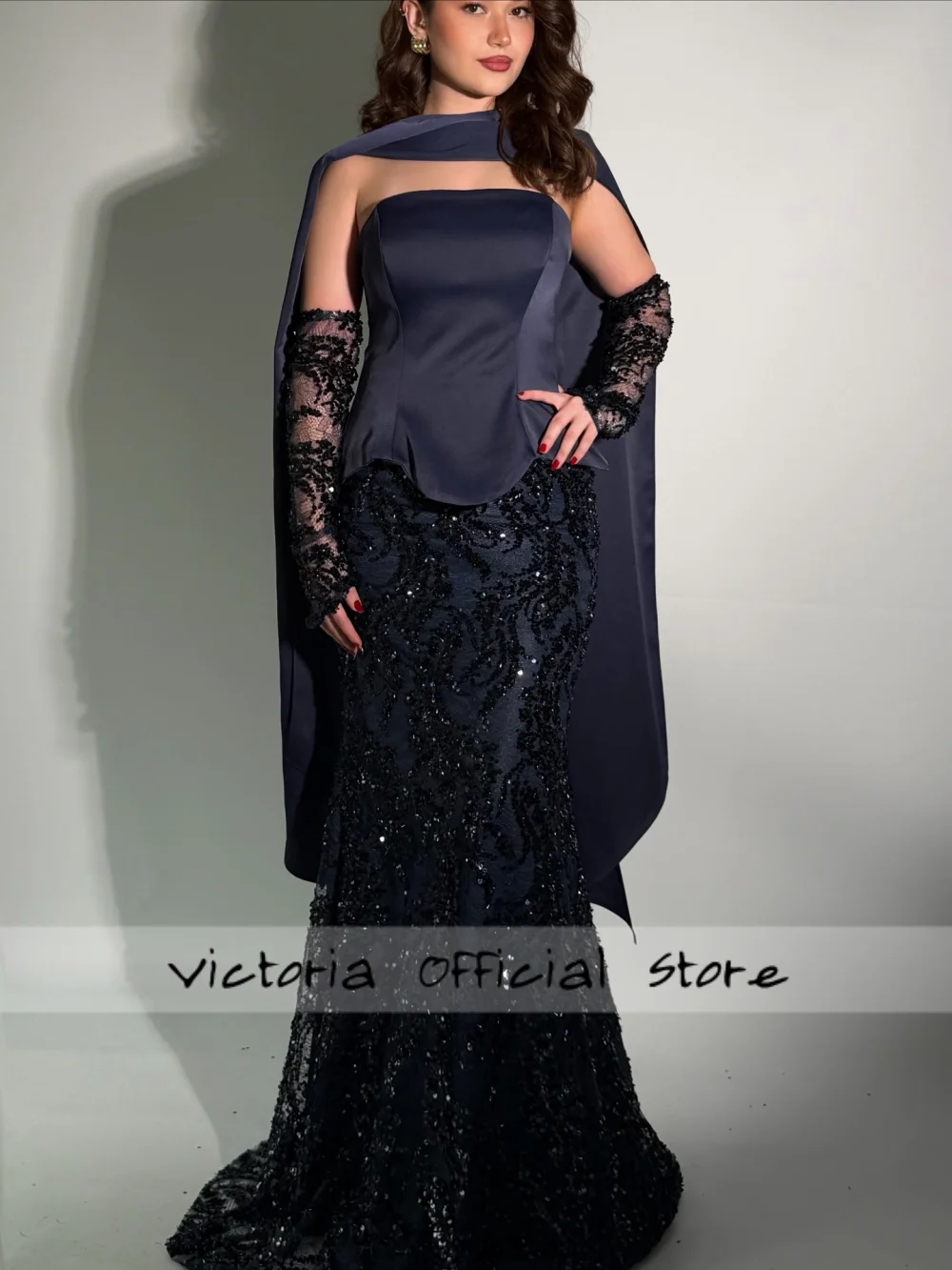 Maßgeschneidertes marineblaues Satin-Abschlussballkleid mit Herzausschnitt, ärmellos, bodenlang, Abendkleider, Partykleid, Saudi-Arabien