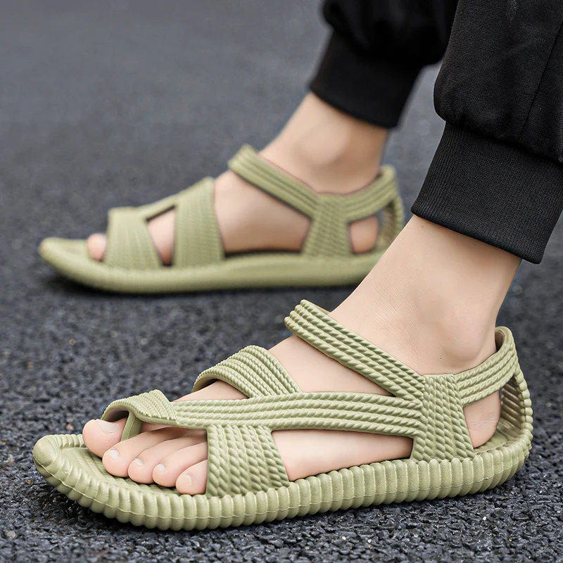 New Summer High Quality Fashion Men Sandal Retro Roman Sandals Outdoor Couples Beach Shoes Comfortable Open-Toe Cloud Slippers