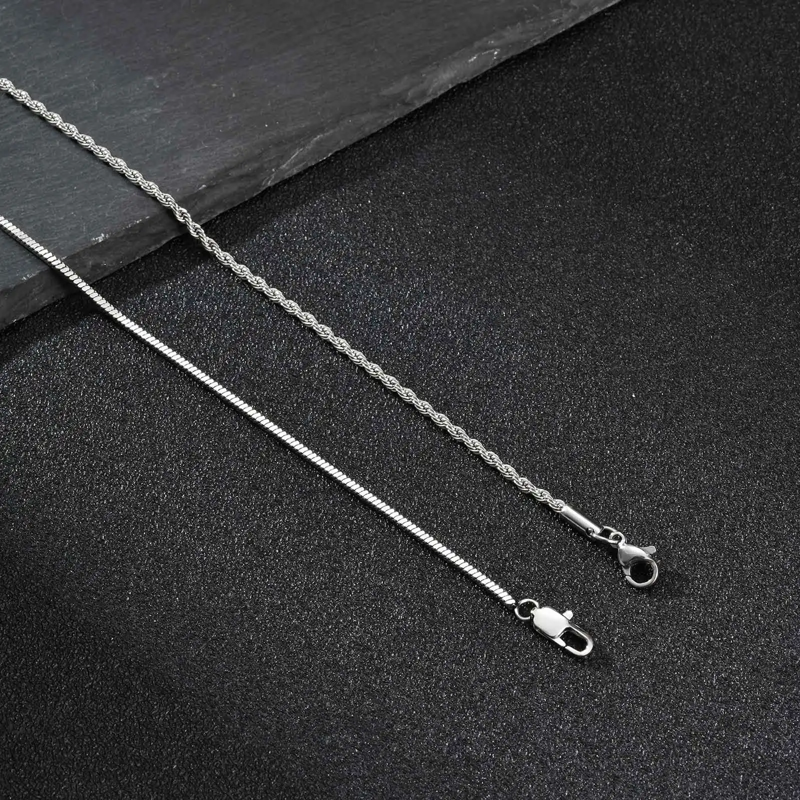 2 Stück Edelstahl-Kettenarmband für Männer und Frauen, wasserdichtes, silberfarbenes, dünnes Kettenarmband, trendiges Unisex-Metallketten-Geschenk – Detail 3