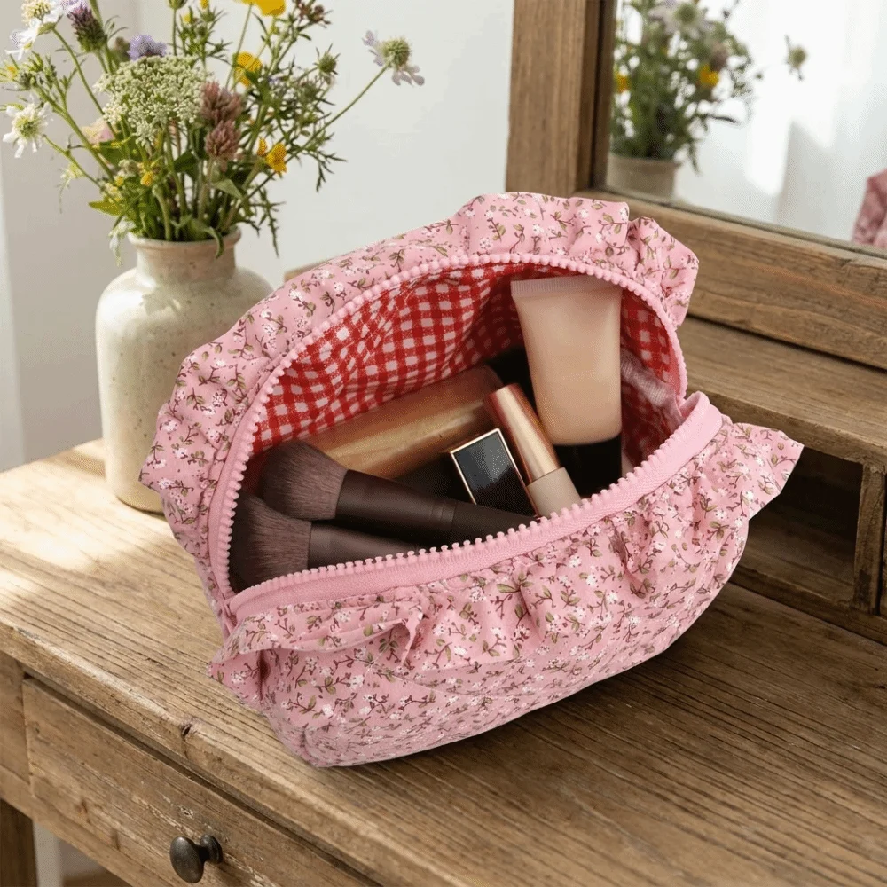Sweet Bow Floral Print Makeup Bag Bow Floral Print Large Capacity Ruffled Edge Pen Bag Quilted Zipper Closure Wash Storage Bag