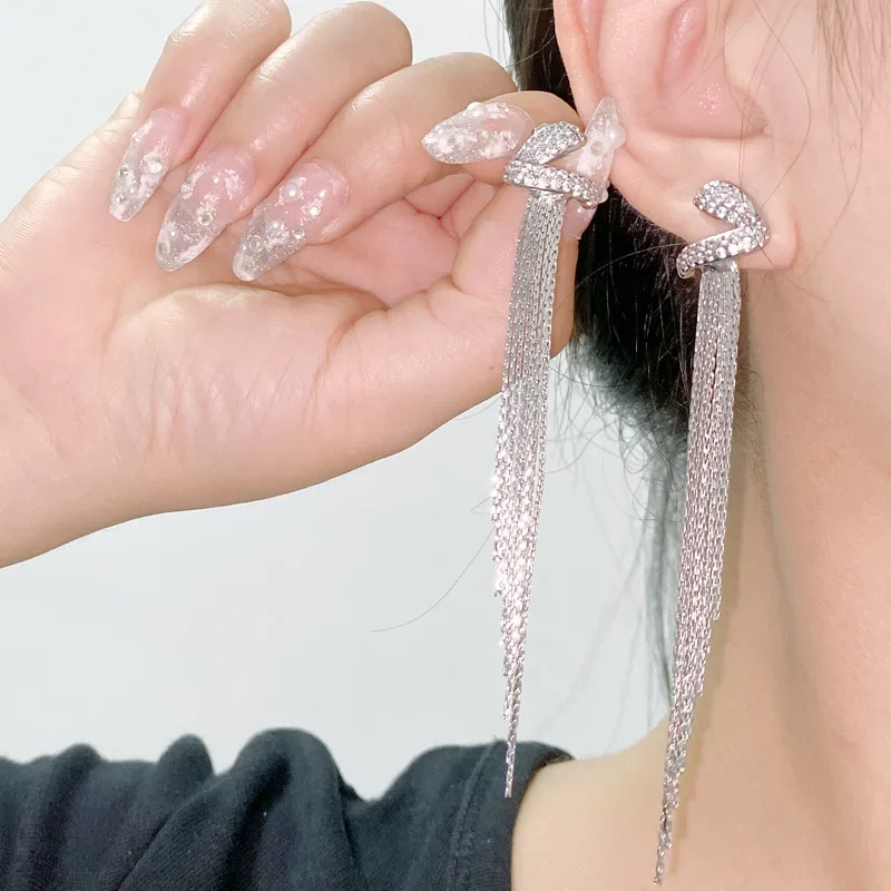 

MDLFES Moiss1n Diamond Style Versa Famous Slow Premium Tassel Earrings 18K Plated ins Niche Design Earrings Elegant