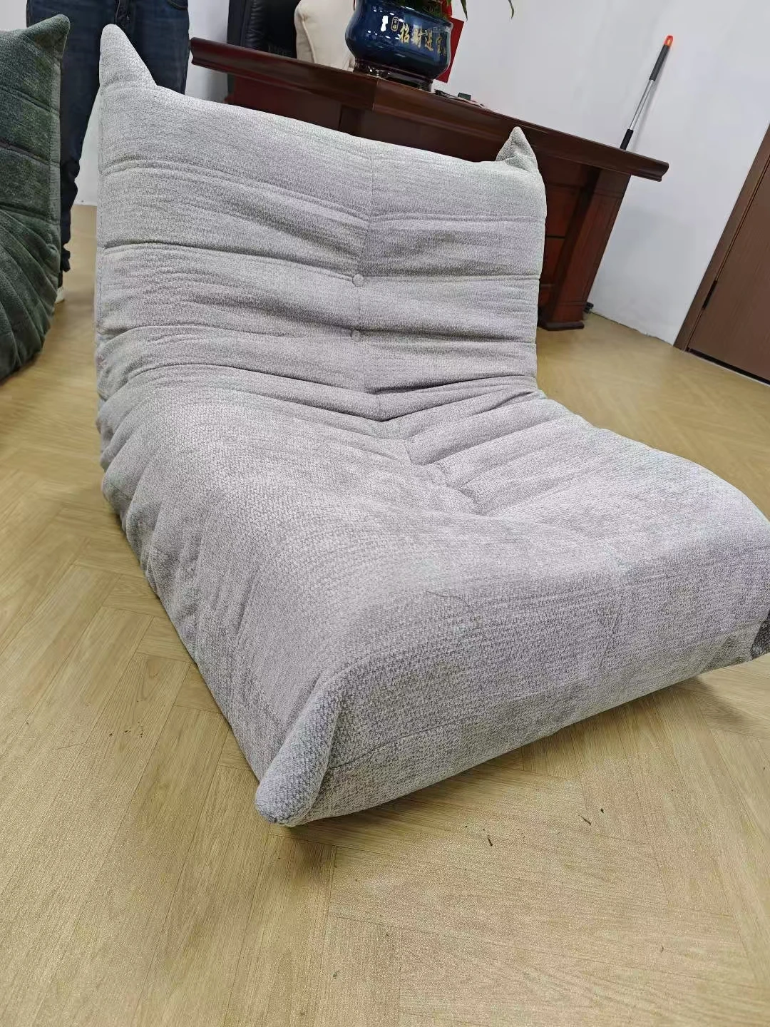 

Compressible Chenille Caterpillar Sofa, easy to use, fully transportable, the best home decoration