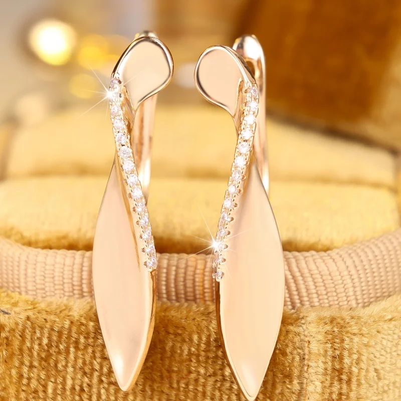New Niche Geometric Cross Blade Ear Buckle Long Design with Elegant and High-end Trendy Accessories To Enhance Facial Shape