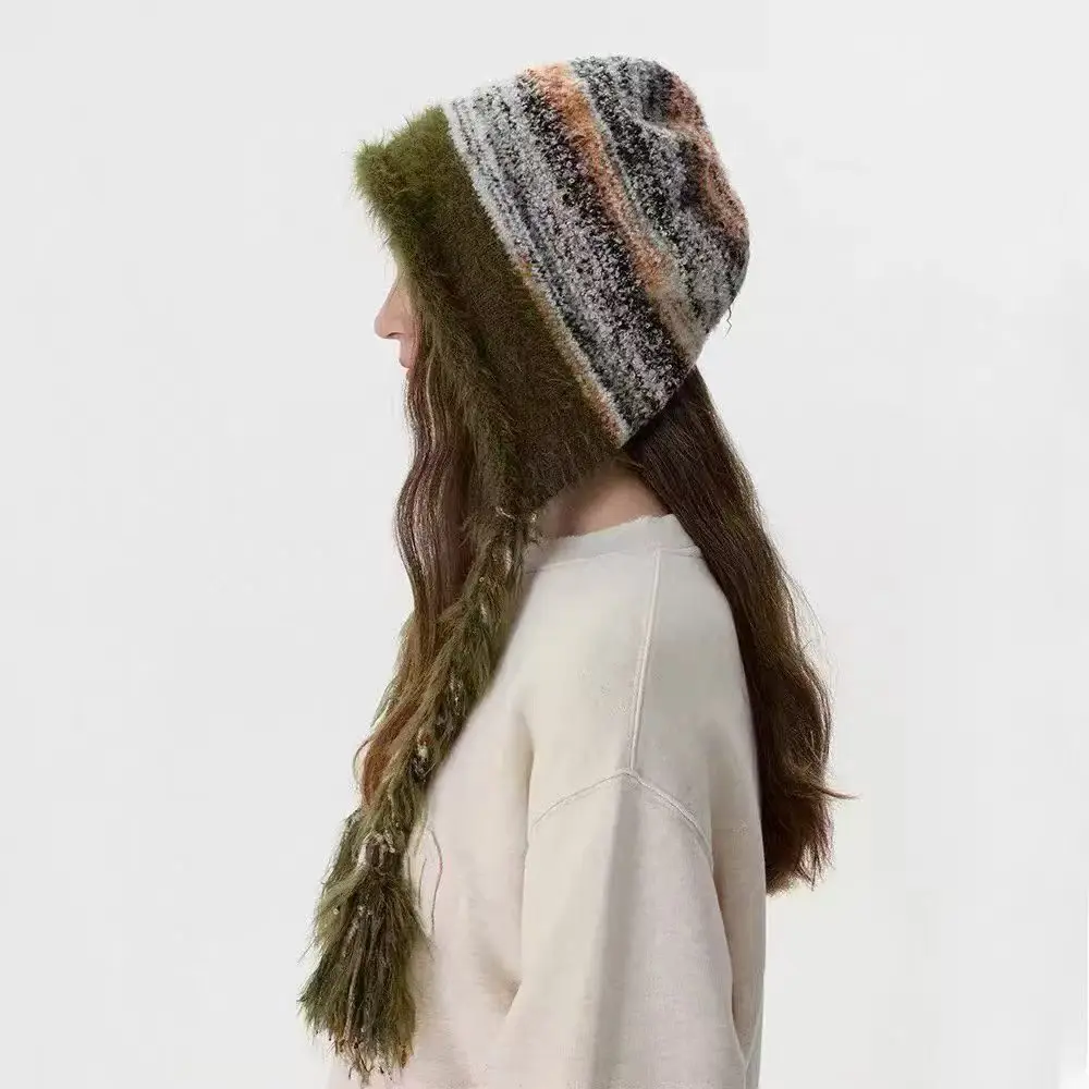 Koreanische Farbblockierte Gestreifte Strickmütze für Herbst und Winter, Warm und Ohrenschützend mit Quasten-Zöpfen, Bombermützen für Damen – Detail 6