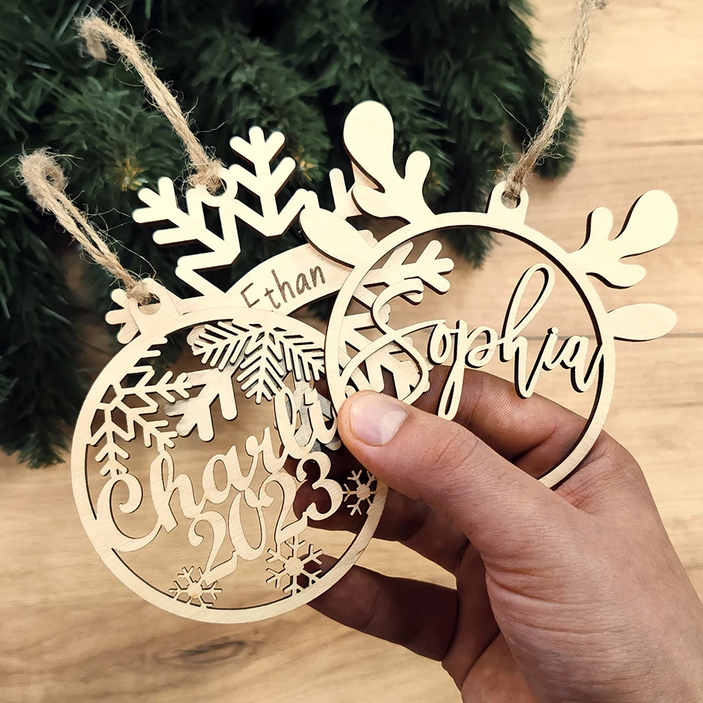 

Personalized Different Names Christmas Snowflake Ball Custom Christmas Wooden Bauble With Name Xmas Gift Decorations for Home