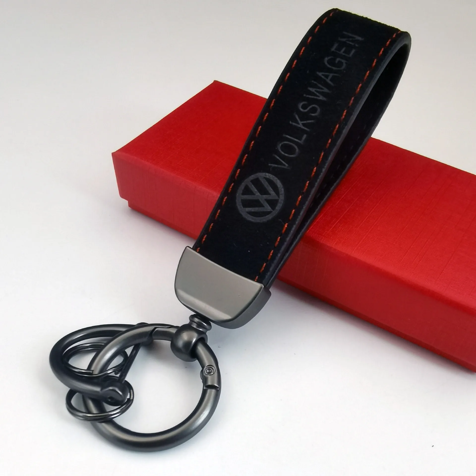

New Suede Leather Car Styling Emblem Key Chain Ring Holder For Volkswagen Jetta MK5 MK6 Golf-4 5 6 7 Passat 3B7 601 171 B5 B6 B7