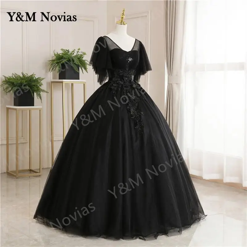 Y & m novias neue Quince anera Kleider elegante V-Ausschnitt Party Abschluss ball mit Ärmel schwarz Quince anera Kleid Vestido Spitze Blumen druck geraffte