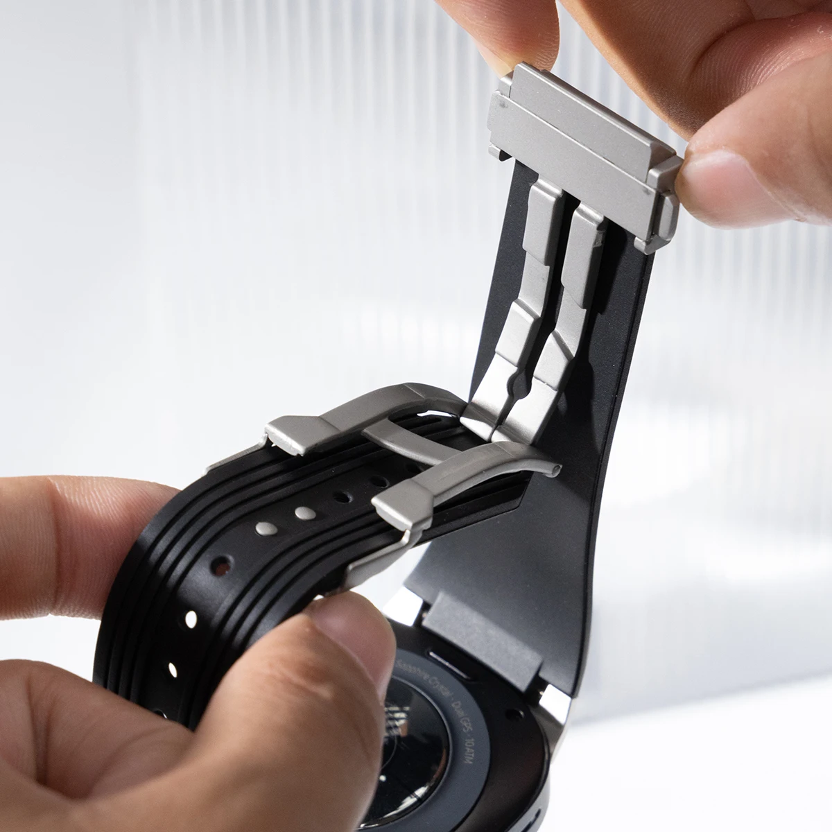 حزام رياضي لساعة سامسونج جالاكسي الترا 2025 47 ملم من الفولاذ المقاوم للصدأ لساعة سامسونج جالاكسي سوار فاخر للغاية