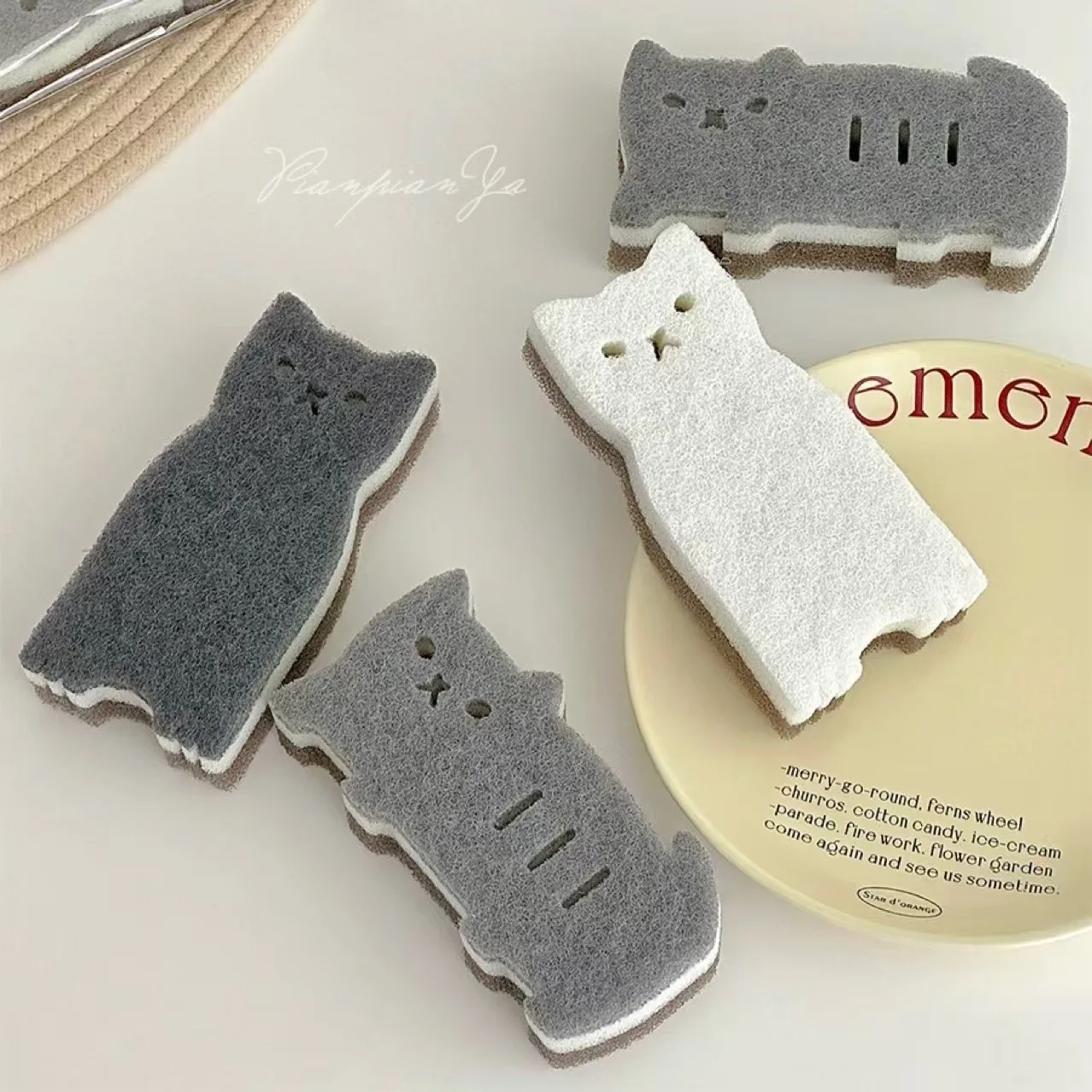 

Набор из 2 шт. милых губок-щеток для мытья посуды и уборки на кухне, утолщенные, для чистки кастрюль, цвет случайный