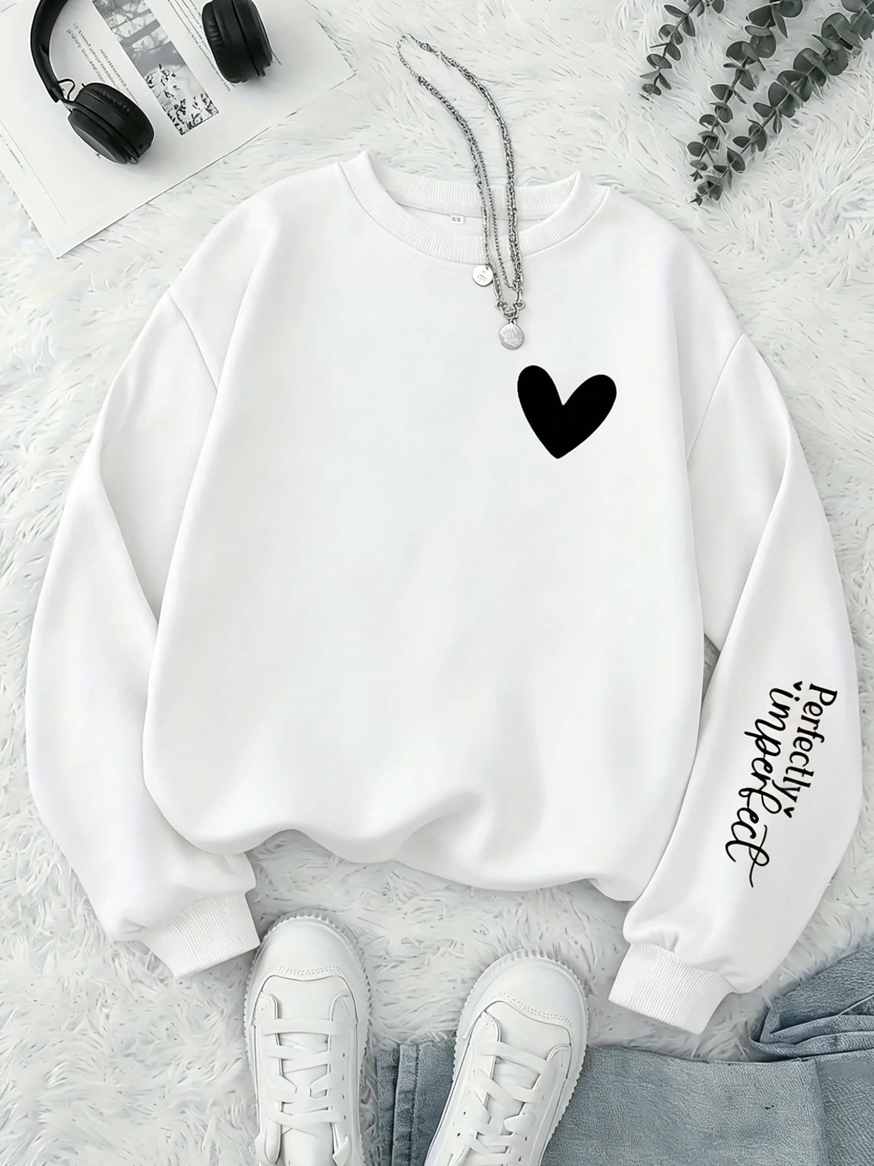 Damen-Sweatshirt mit perfekt unvollkommenem Buchstabenmuster, süßes Herz-Design, Rundhalsausschnitt, lässiger Pullover, weiches Fleece, lange Ärmel, Mädchen-Streetwear. – Detail 18