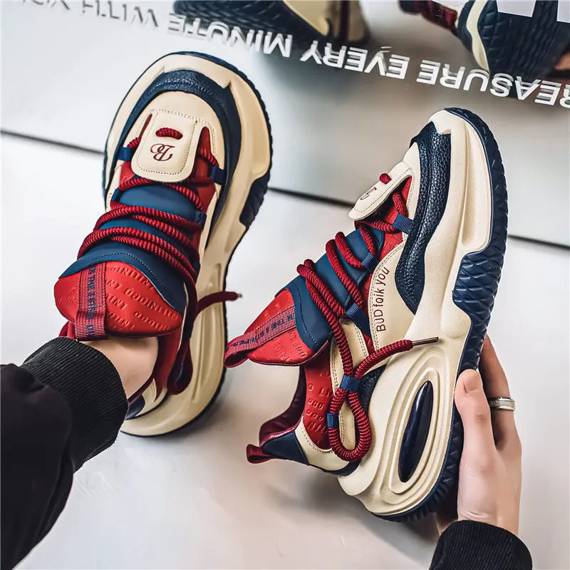 جديد فاخر صافي الأحمر الرجال سميكة القاع عادية جلدية الوجه طالب أحذية رياضية TikTok البث المباشر أحذية رجالي