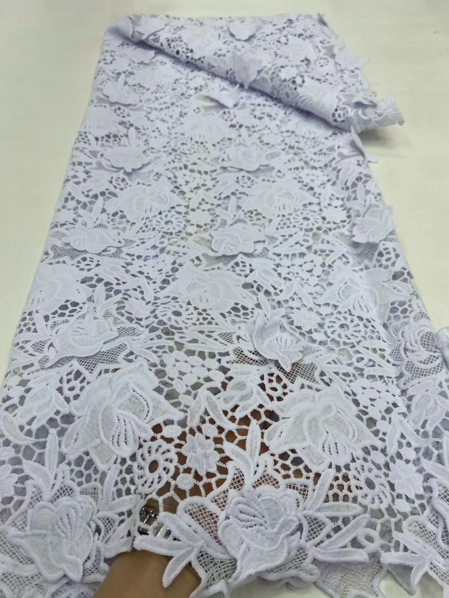 

Latest High Quality African Nigerian 2055 With Tulle Sewing Lace Fabric Guipure Embroidery Dresses Sequins 5Yards DP0491