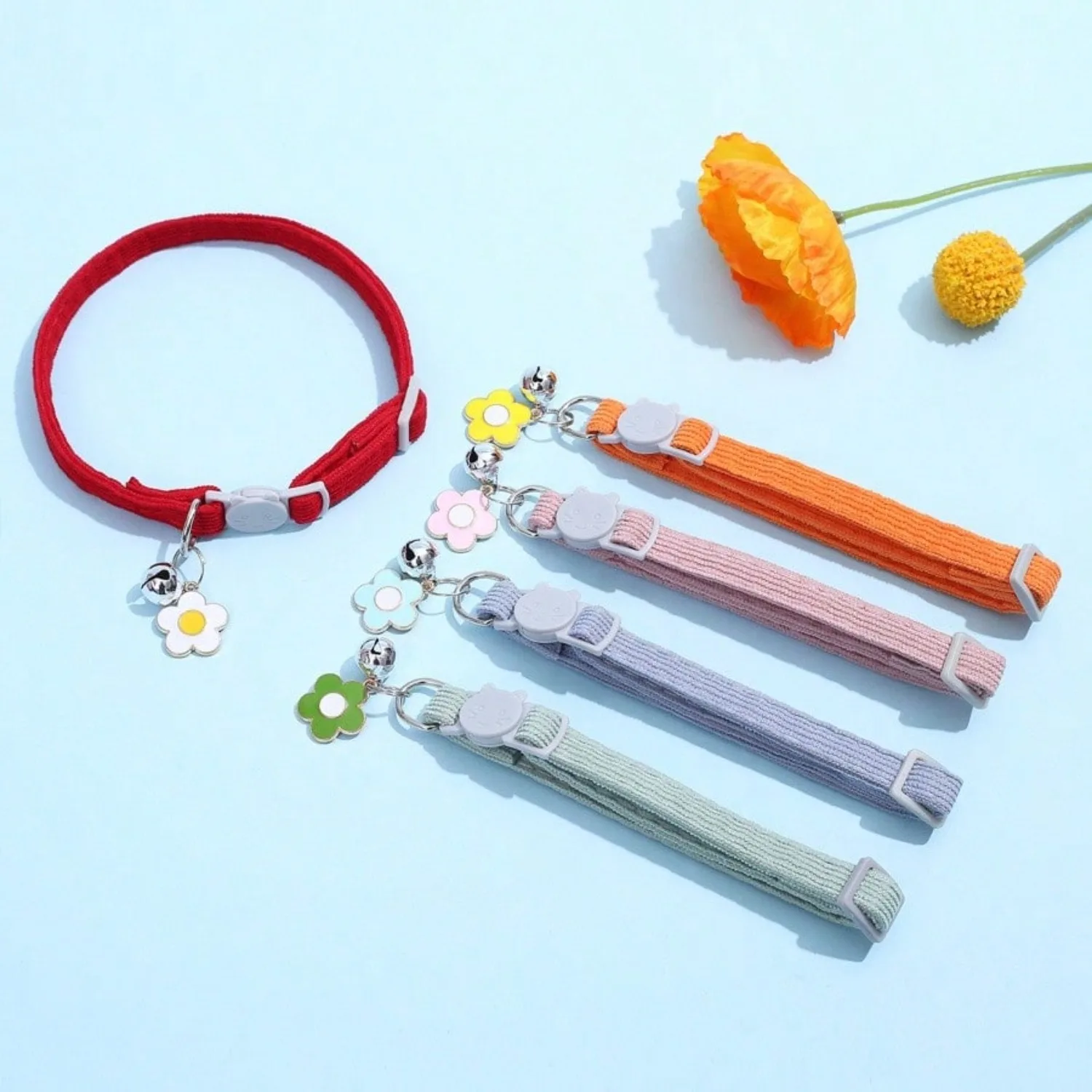

Plush Flower Pendant Pet Collar With Adjustable Safety Buckle And Bell, For Cats And Dogs