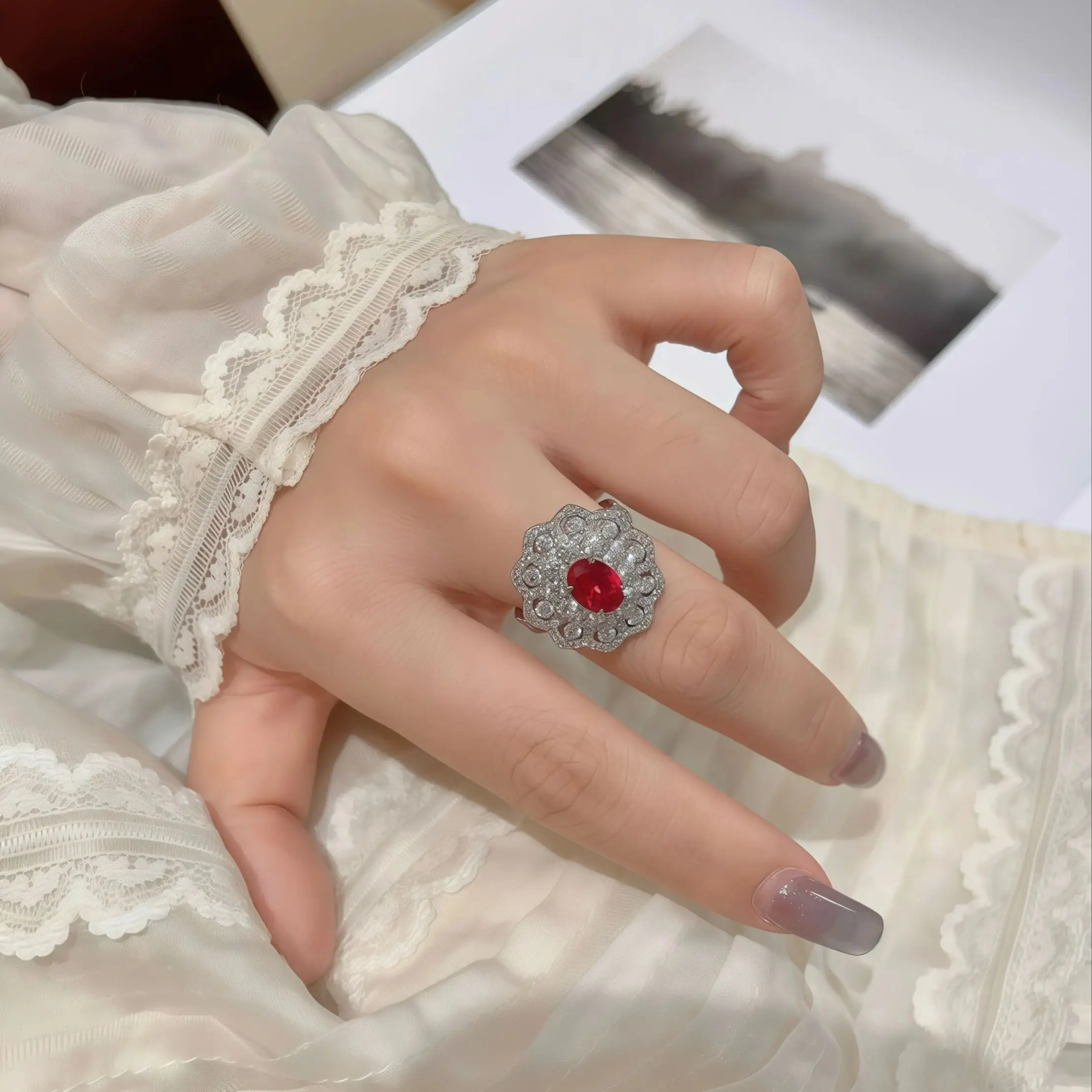 WENXIN العلامة التجارية عالية الجودة المبيعات الساخنة الكلاسيكية حمامة الدم الأحمر البيضاوي الدائري مع عالية الكربون الماس والياقوت مجموعة خاتم