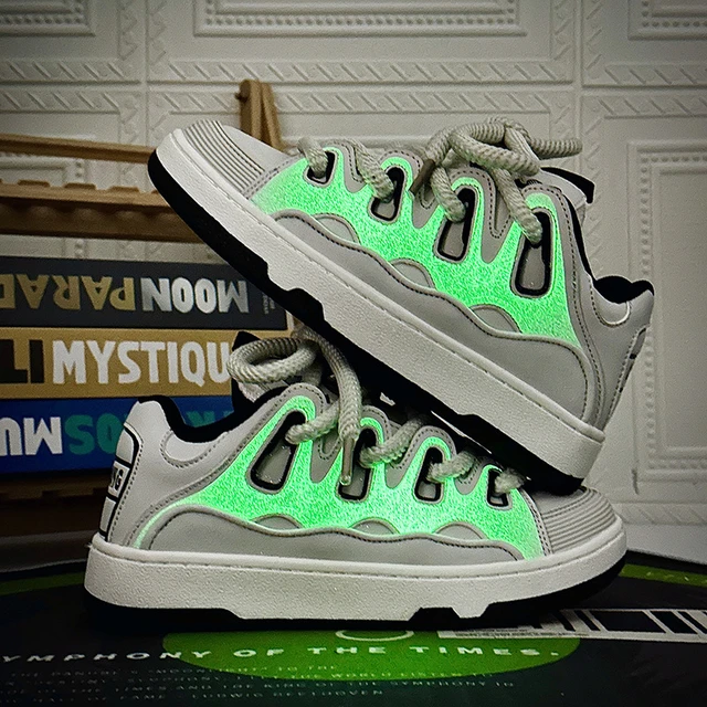 Sneaker chic trend hotsell