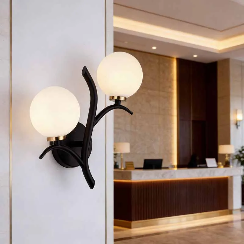 

Настенные светильники Nordic Metal: Золотой настенный светильник G9 в стиле постмодерн со стеклянным плафоном для лофта, кафе, прикроватной зоны, веранды, коридора.