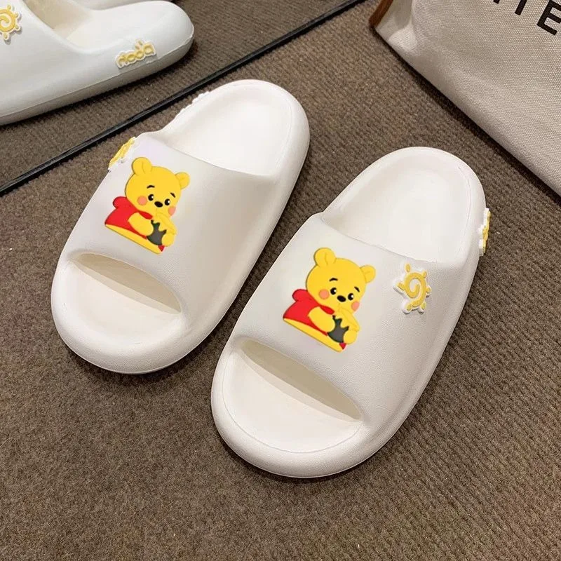 Disney cartoon pattern Winnie the Pooh new cute girly soft and comfortable non-slip wear-resistant thick-soled summer slippers