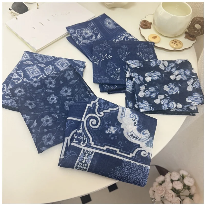 lenco-azul-degrade-tingido-estilo-Etnico-decorativo-retangular-para-jovens-homens-e-mulheres-–-colecao-primavera-verao-floral