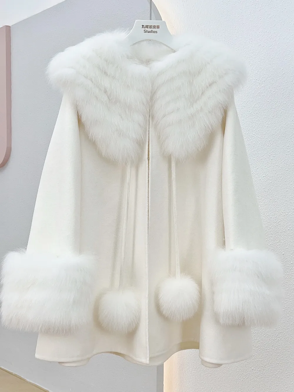 The new detachable fox fur collar cape, wool double-sided woolen cashmere coat and women's fur coat for the 2025 autumn and wint