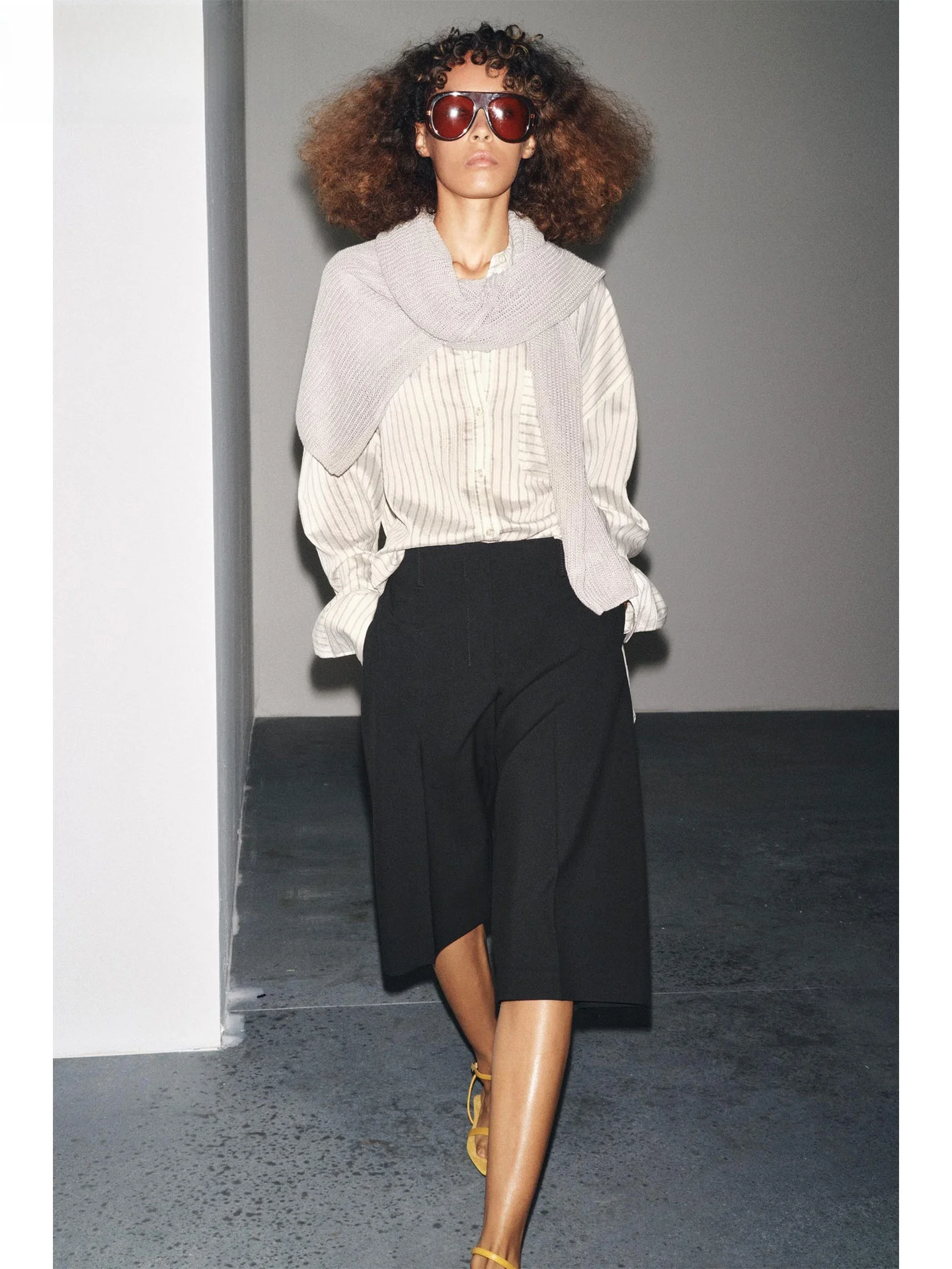 

ZAPRHA Повседневная полосатая длинная све irt для женщин, свободная посадка-стойка, силуэт, без специальной функции, тонкая модель, год 2025