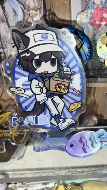 Пятая личность: вокруг опасных мелких животных, заключенных, найманности, украшения стола для друзей в аниме.