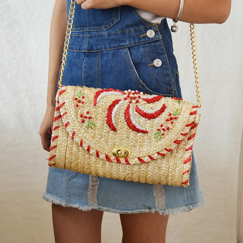 Woven Shoulder Bag with Lock Delicate Design Room Decor Popularity Improvement Female Bag Built in Bag for Phone Purse