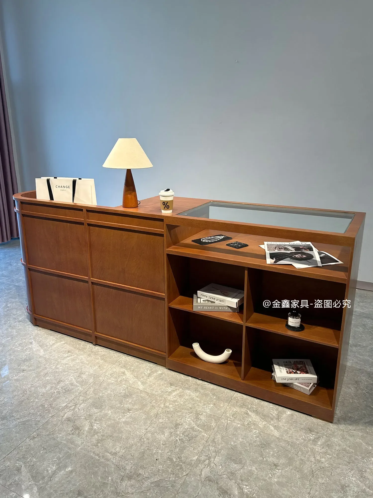 A  Clothing Store Checkout Page Display Cabinet Integrated Walnut Corner Bar Catering Commercial Front Desk
