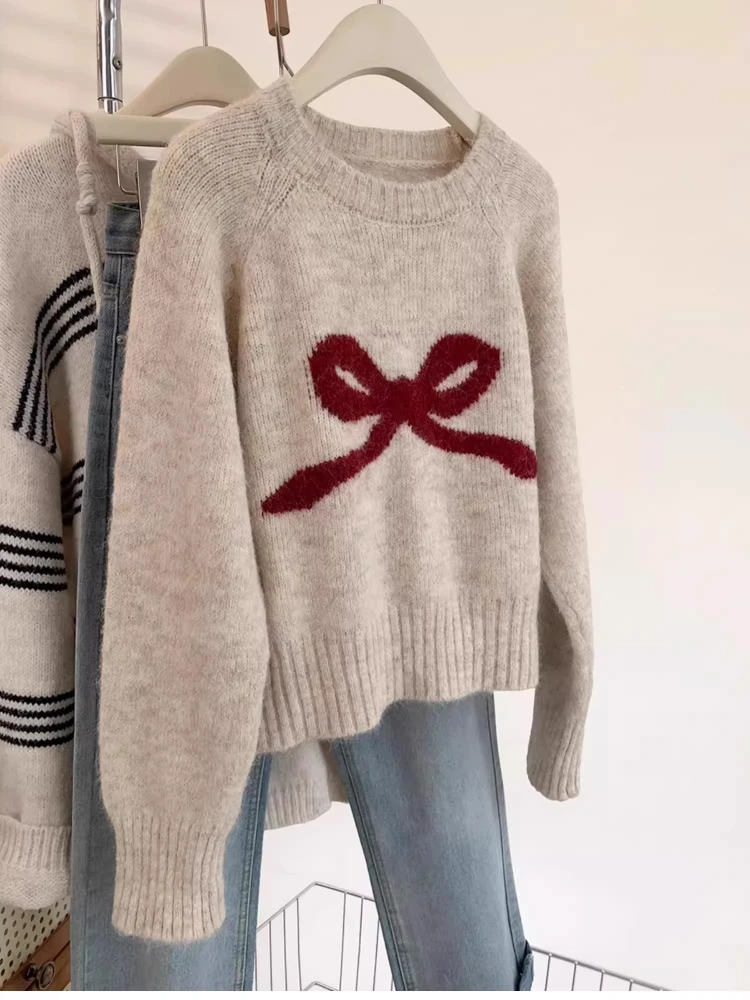 

Women's Sweet Bowknot Jacquard Sweater Autumn Winter Pullover Petite Cropped Knit Base Layer Bow Pattern Fluffy Layering Top