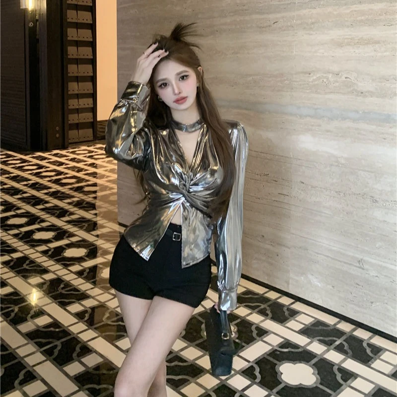 Femme haut licou cou élégant et jeune vêtements tendance 2025 Vintage mode nouvelles ventes Cool Sexy chemises et chemisiers pour les femmes