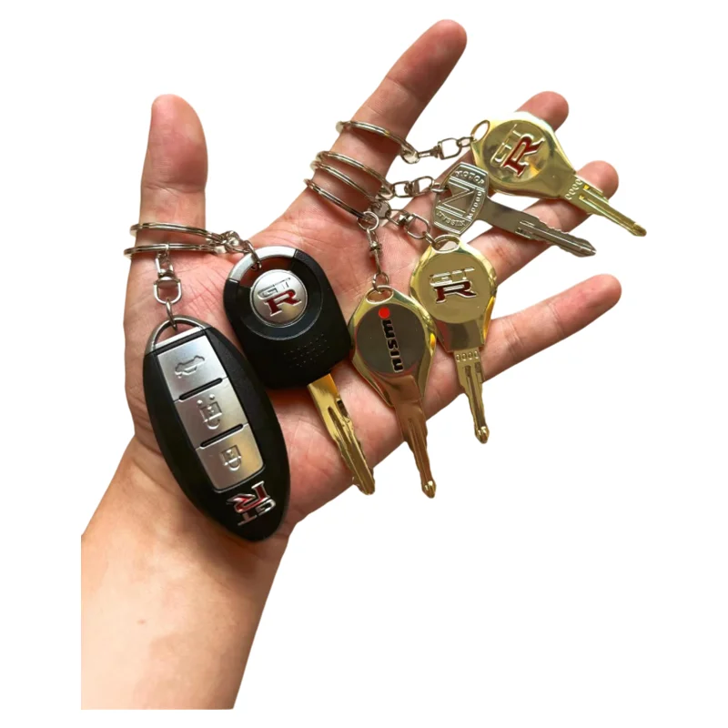 Em estoque, modelo de chave de simulação Bandai NISSAN Nissan GTR R32 R33 R35, pingente, ovo torcido