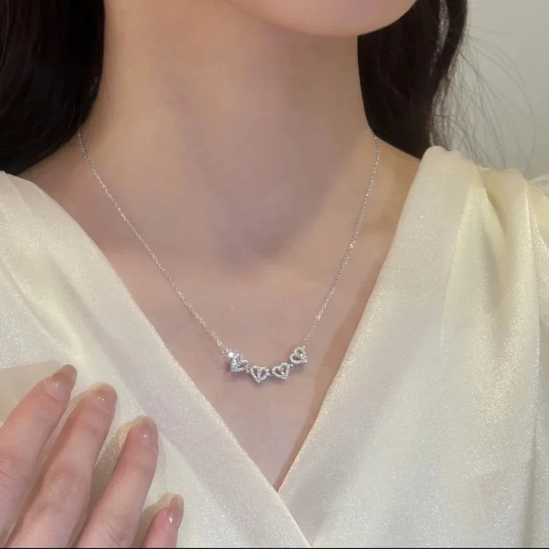 قلادة من الفولاذ التيتانيوم على شكل قلب من أربع أوراق البرسيم، جذب مغناطيسي للفتح والإغلاق، قطعة واحدة لارتدعتين #3