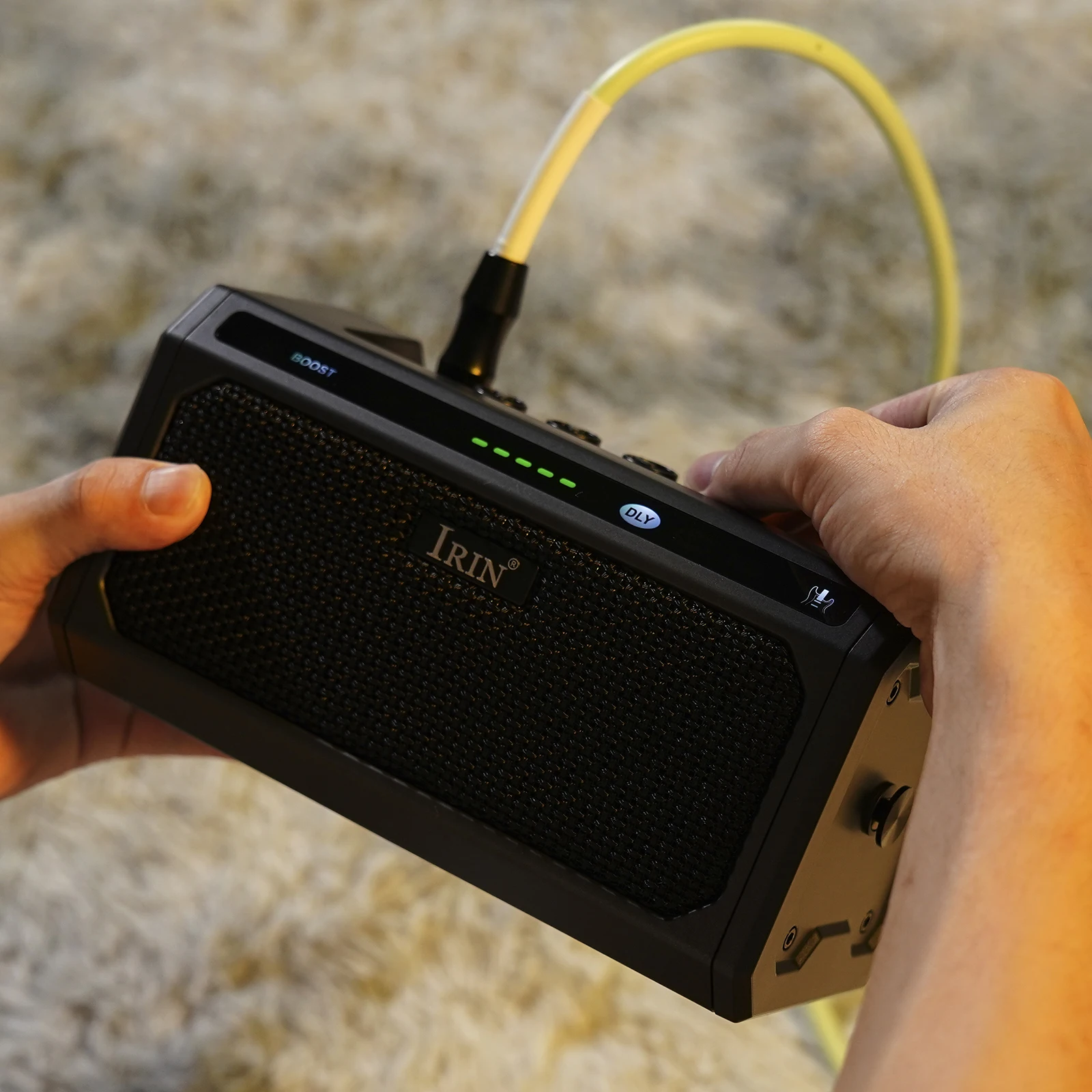 IRIN 10 W Gitaarversterker Oplaadbare AMP-luidspreker met Clean/Delay/Overdrive/Distortion/Metal/Reverb 5 uur batterijduur