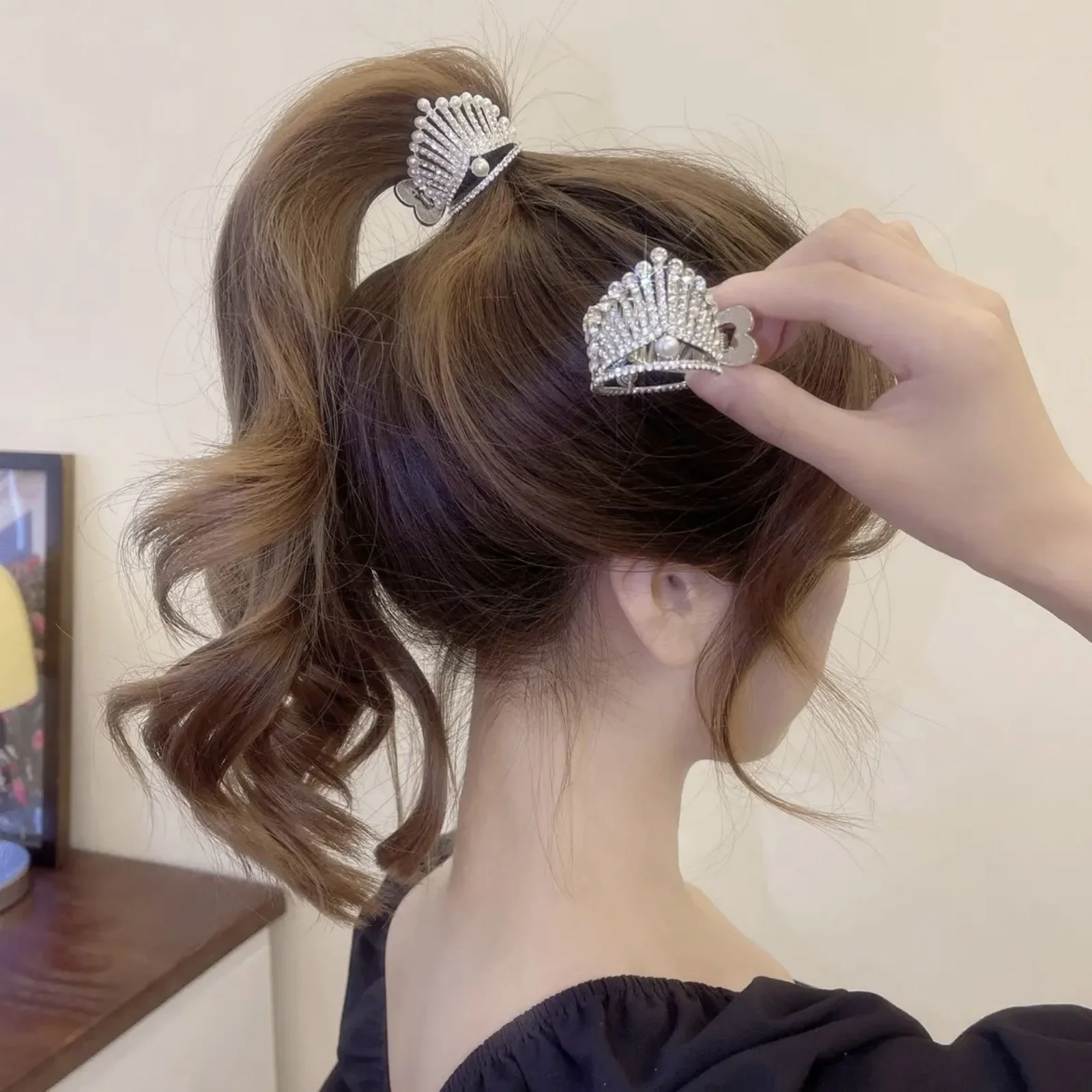 

1PC Crown Rhinestone Pearl Hair Claw Clip, Elegant Ponytail Holder, Sparkling Hair Accessory For Women Daily Party Styling