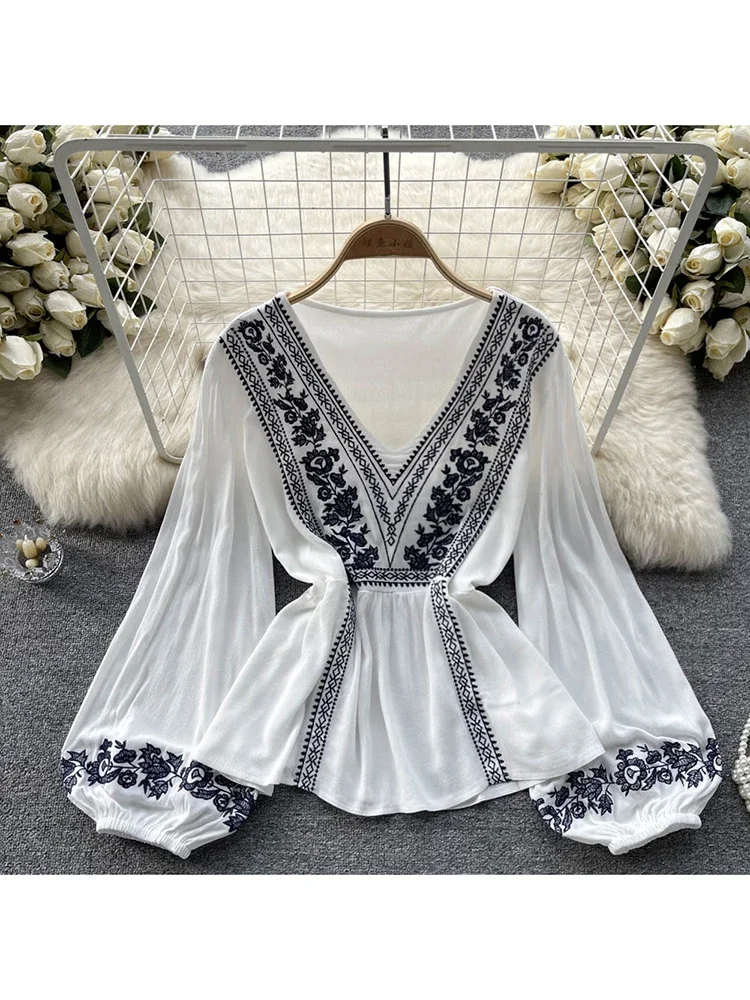 Women Spring Summer Blouse French Minority Ruffle V-neck Lantern Sleeve Shirt Design Sense Printed Chic Temperament Top D2531