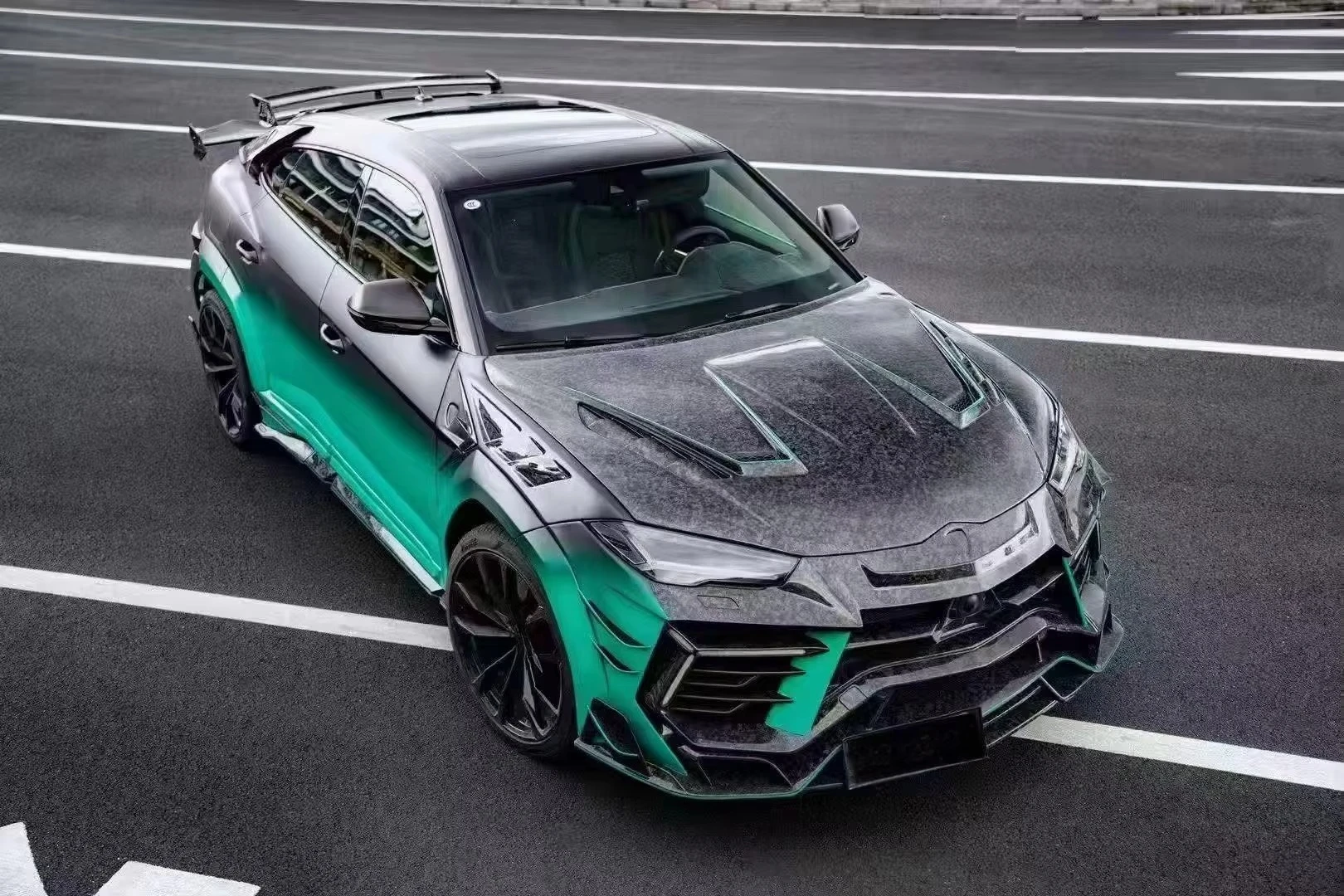 For the  Urus Model. Upgrade to the Third-generation Mansory Carbon Fiber Body Kit, Featuring Dual Wing Designs.